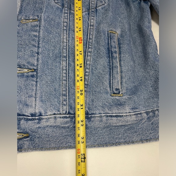 Levi’s Women’s Ex-Boyfriend Distressed Denim Trucker Jacket, Size XL - Picture 9 of 12